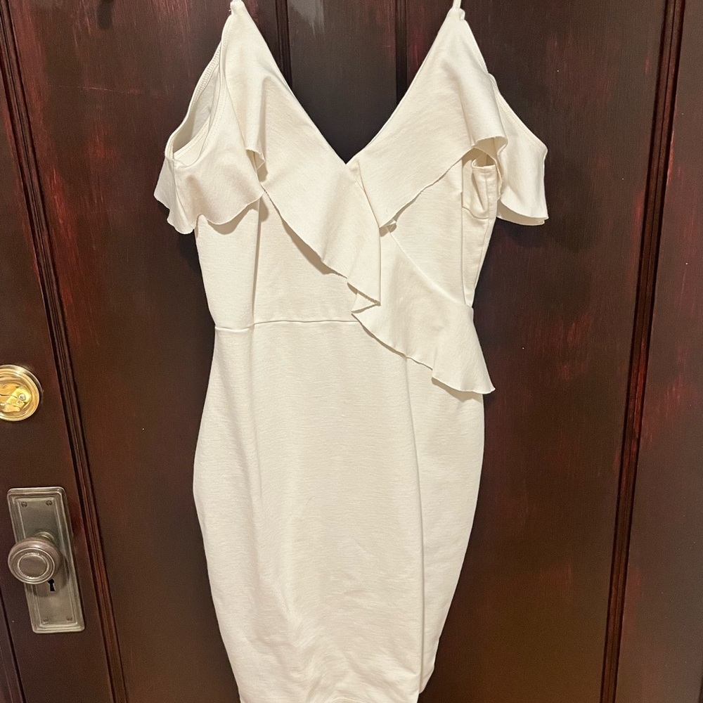 Aqua off-shoulder white dress. Size M.